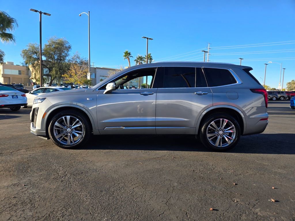 Used 2025 Cadillac XT6 Premium Luxury image 3