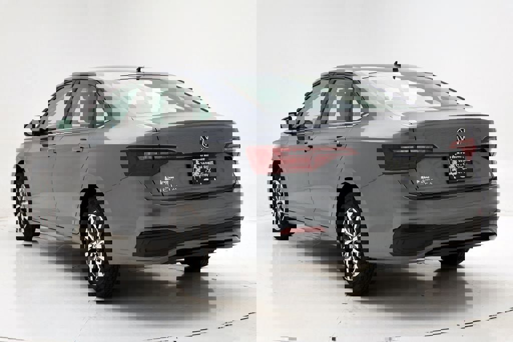 Used 2024 Volkswagen Jetta S image 7