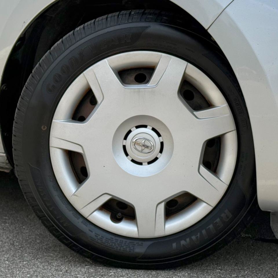 Used 2012 Scion xB FWD image 21
