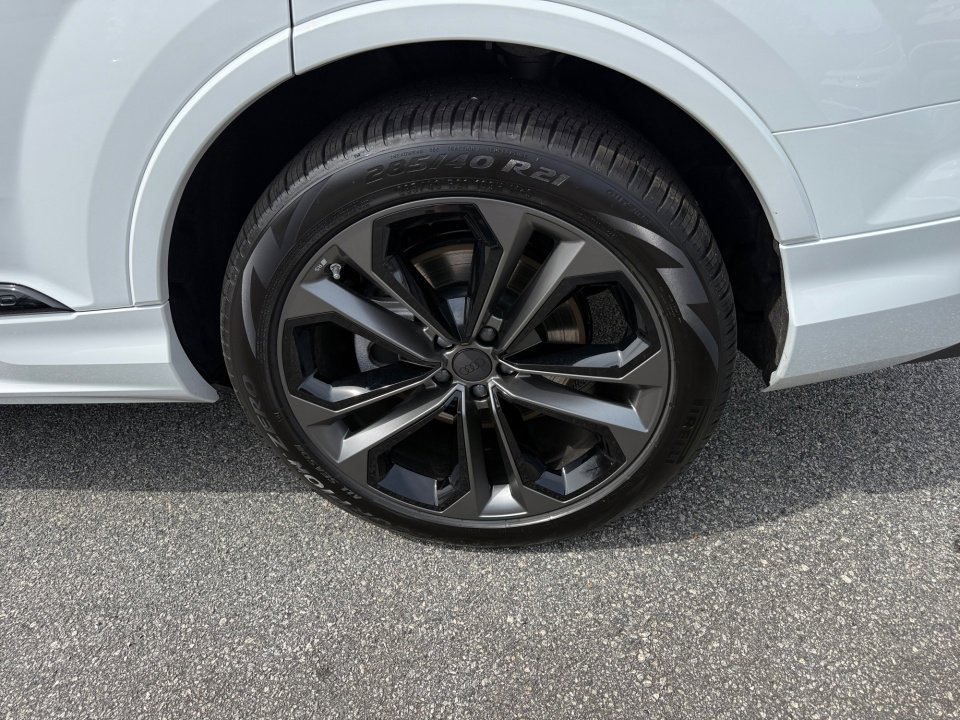 New 2026 Audi Q7 3.0T Premium Plus AWD/4WD image 22