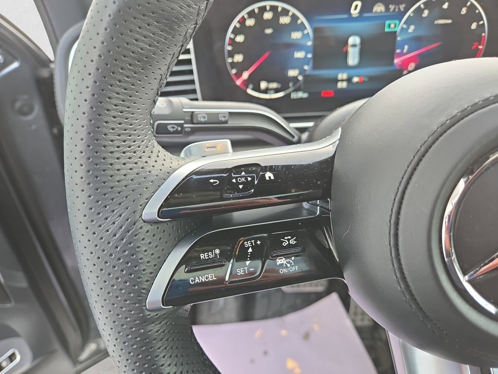 Used 2025 Mercedes-Benz GLS 580 4MATIC image 19