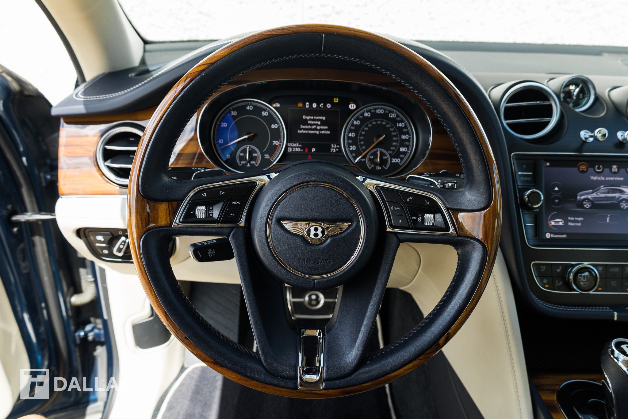 Used 2019 Bentley Bentayga AWD/4WD image 24