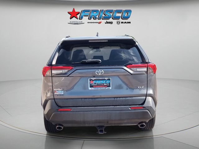 Used 2019 Toyota RAV4 XLE Premium FWD image 6