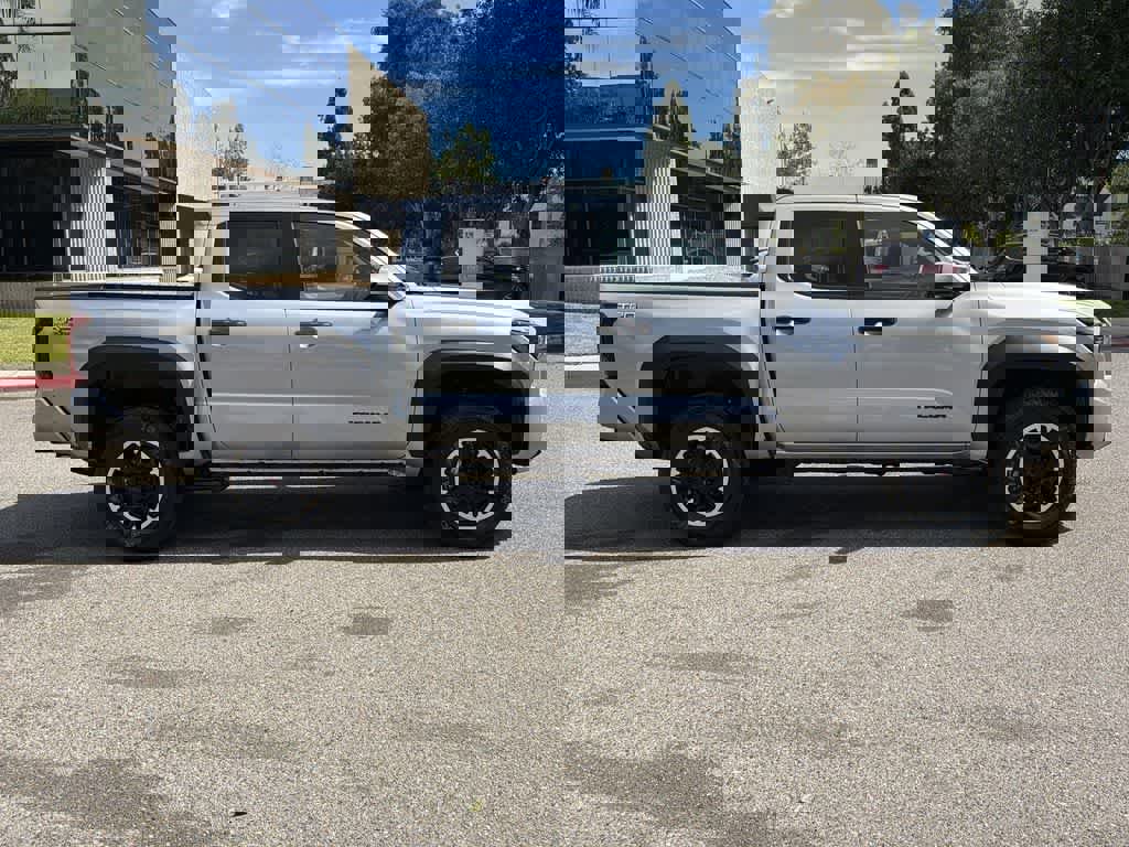 Used 2024 Toyota Tacoma TRD Off-Road image 7