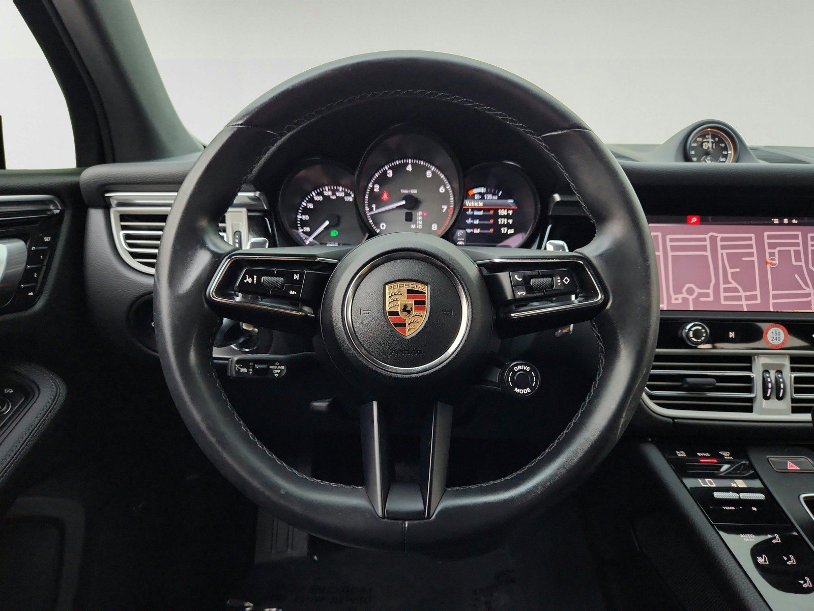 Used 2024 Porsche Macan S AWD/4WD image 22