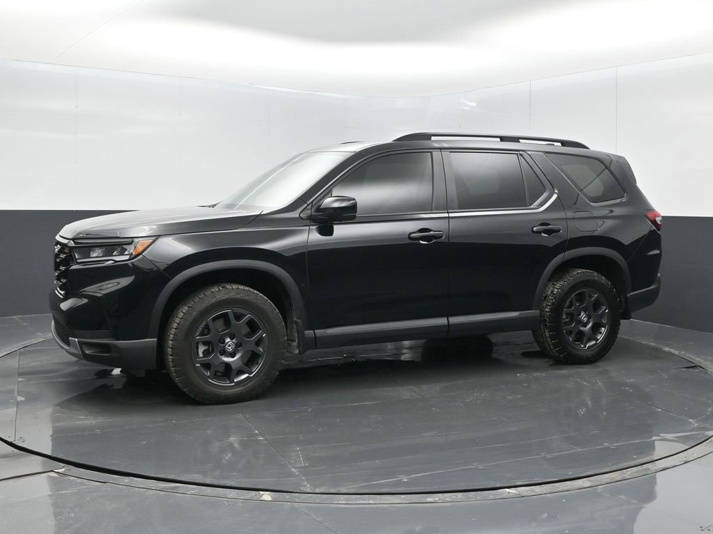 Used 2025 Honda Pilot TrailSport image 10