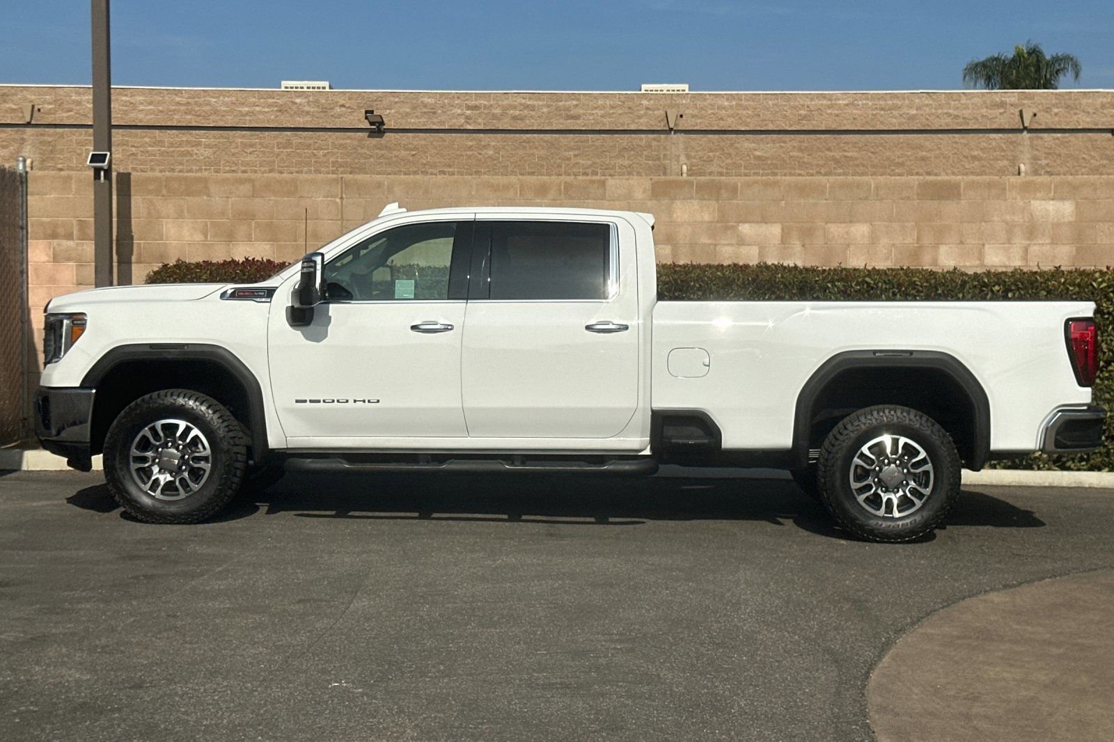Certified 2021 GMC Sierra 2500 SLT w/ SLT Convenience Package image 7