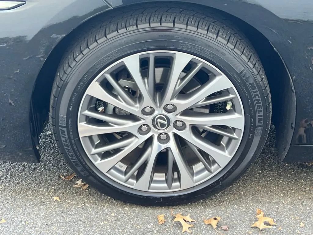 Used 2019 Lexus ES 350 w/ Premium Package FWD image 30