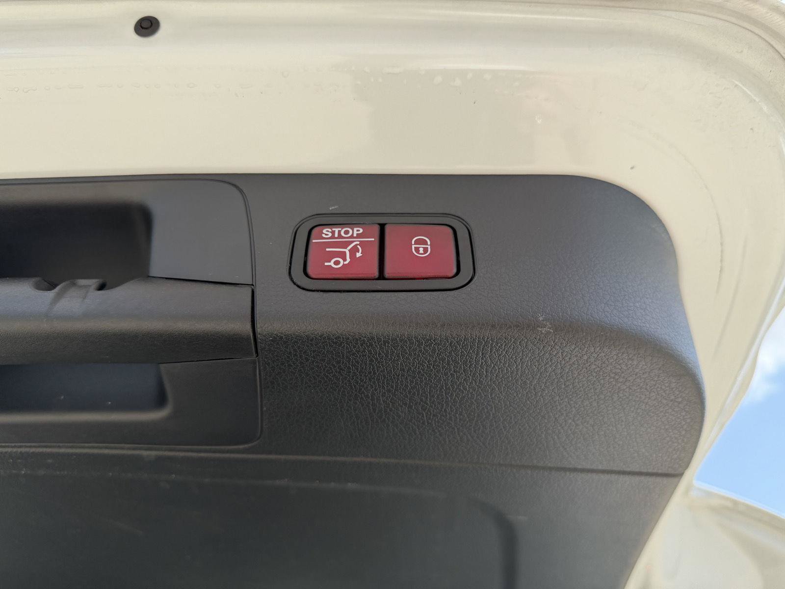 Certified 2022 Mercedes-Benz GLB 250 image 24