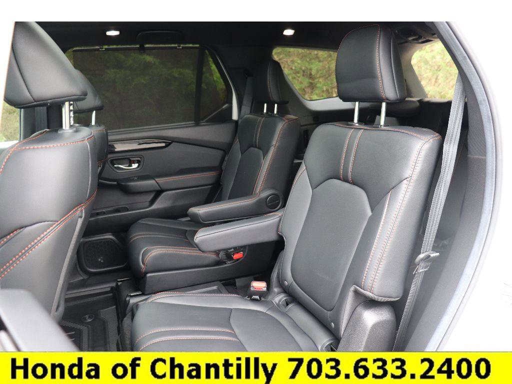 Certified 2025 Honda Pilot TrailSport image 25
