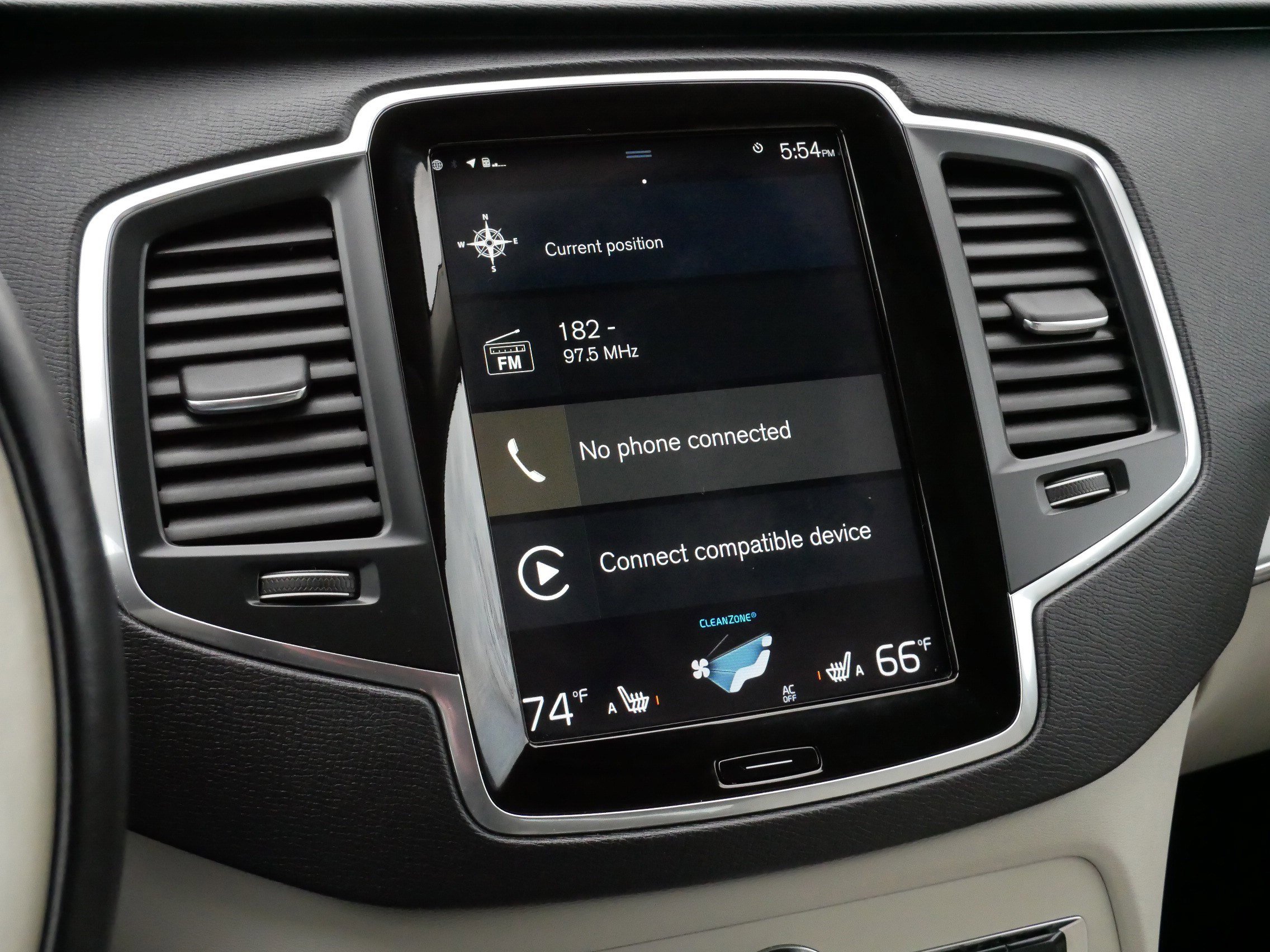 Used 2021 Volvo XC90 T5 Momentum w/ Climate Package image 22