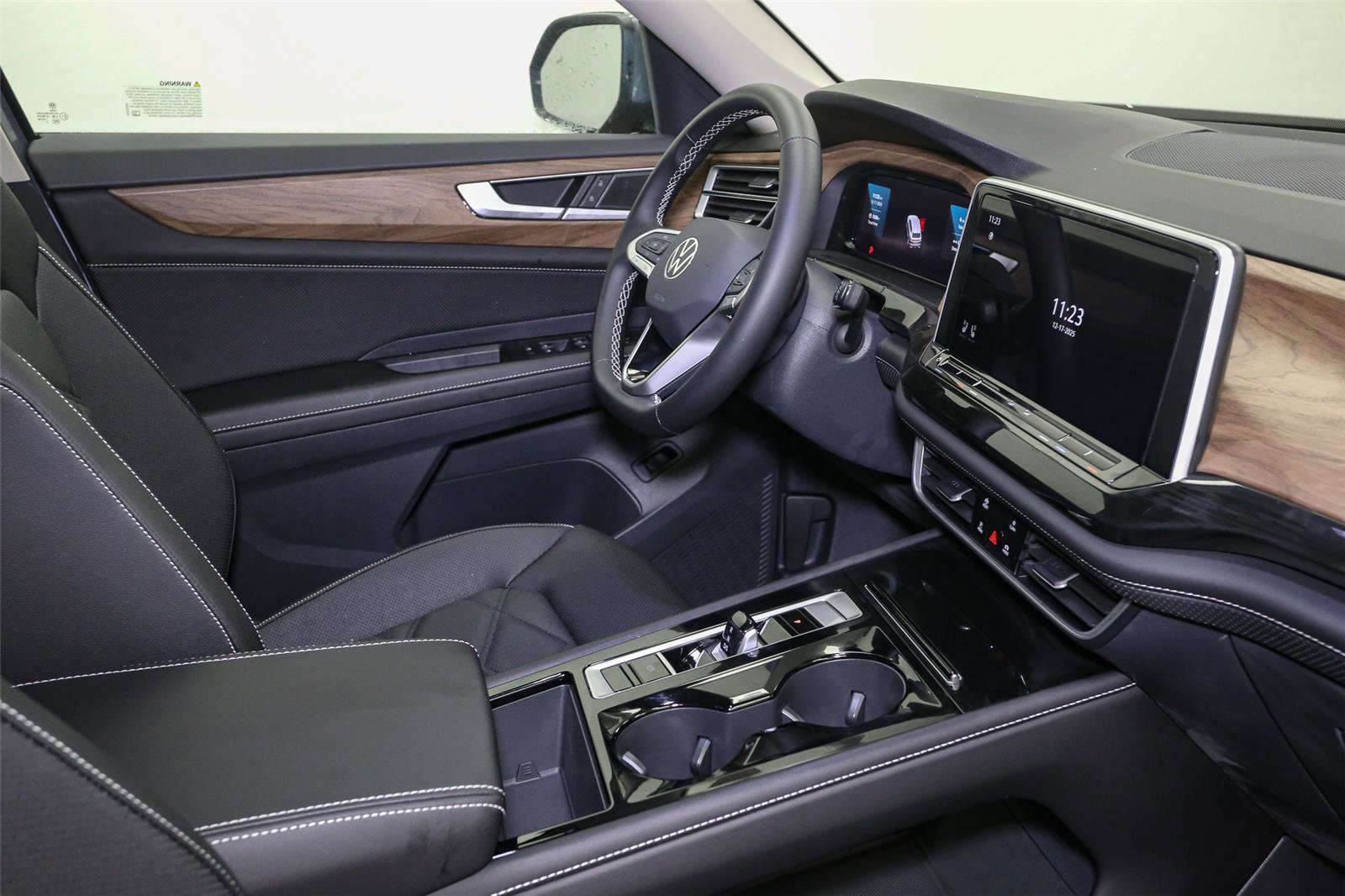 New 2026 Volkswagen Atlas SE image 15