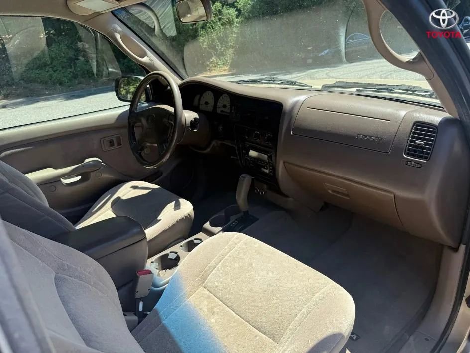 Used 2004 Toyota Tacoma PreRunner image 13
