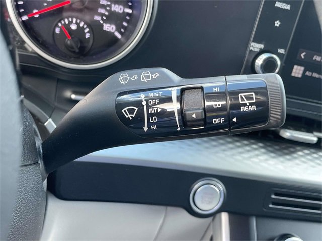 Used 2023 Kia Carnival LX image 19