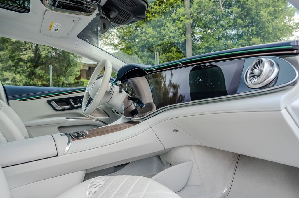 Used 2023 Mercedes-Benz EQS 580 4MATIC Sedan image 22