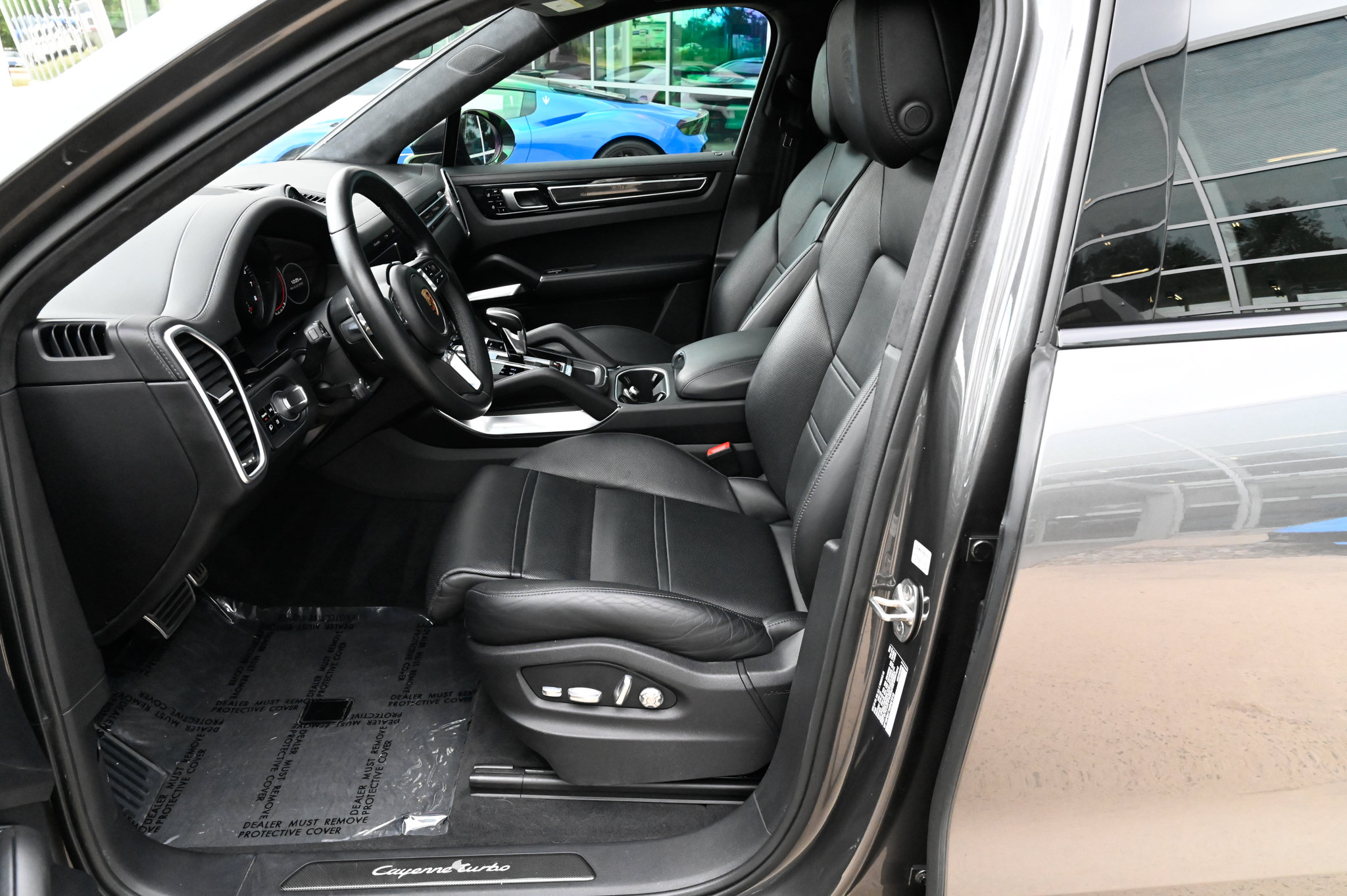 Used 2021 Porsche Cayenne Turbo AWD/4WD image 17