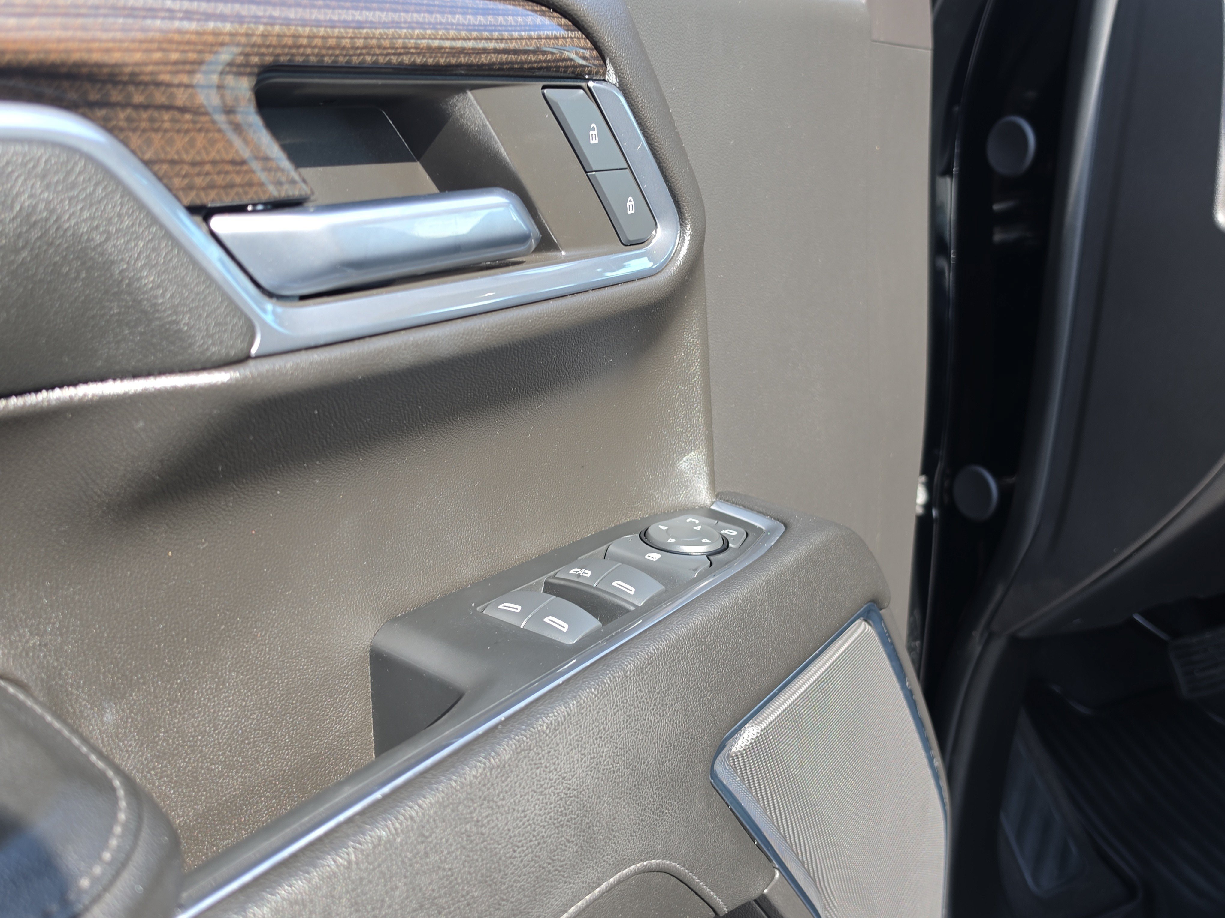Certified 2024 Chevrolet Silverado 1500 LT RWD image 19
