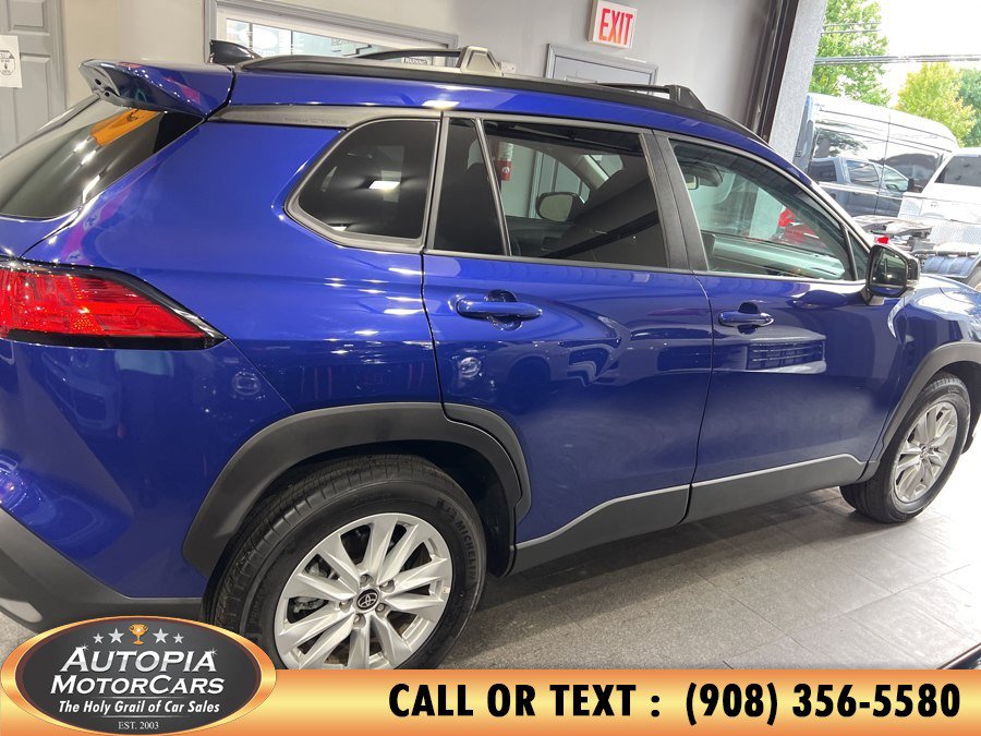 Used 2025 Toyota Corolla Cross LE w/ Moonroof Package FWD image 7