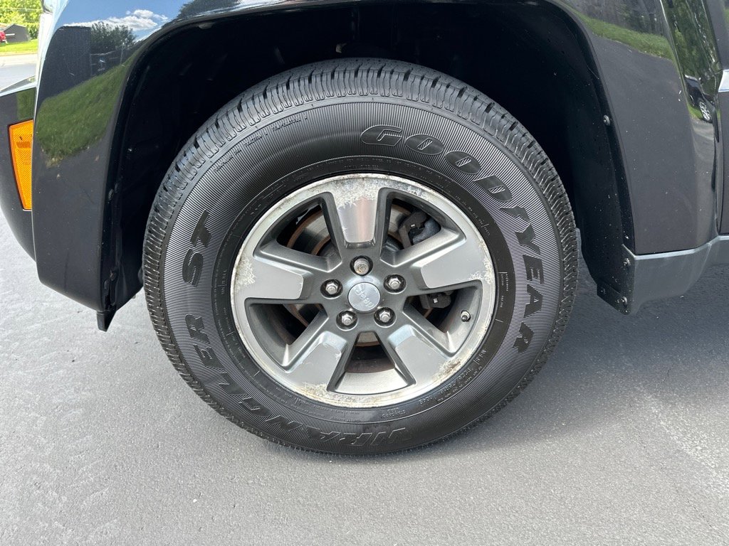 Used 2009 Jeep Liberty Sport image 12