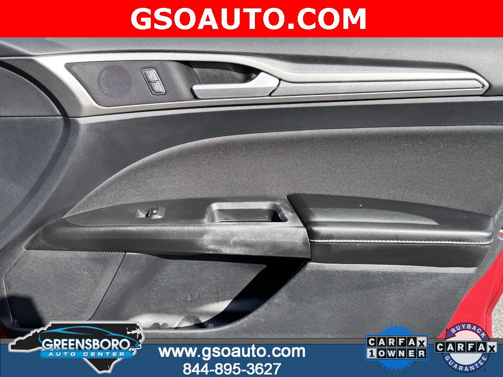 Used 2020 Ford Fusion SE image 26