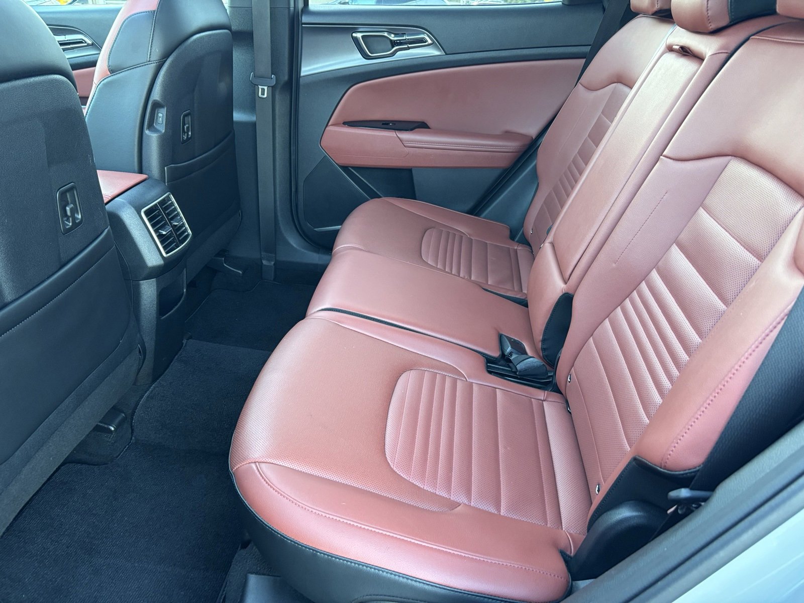 Used 2023 Kia Sportage SX image 13