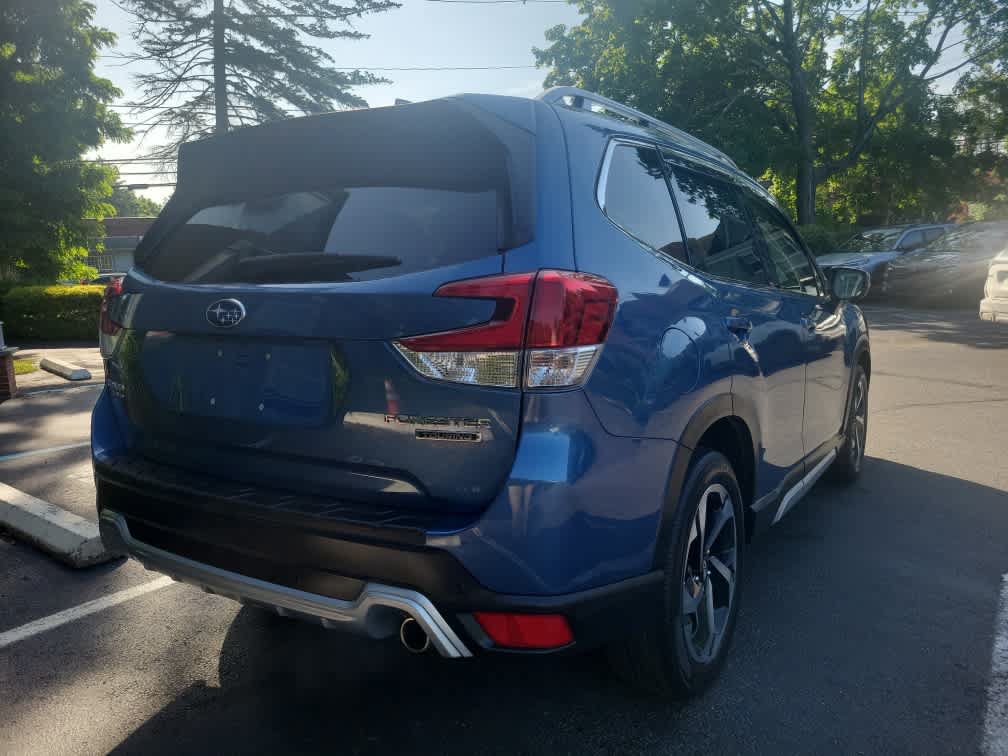 Used 2022 Subaru Forester Touring AWD/4WD image 3