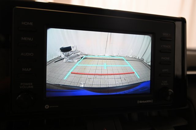 Used 2020 Toyota RAV4 LE image 6