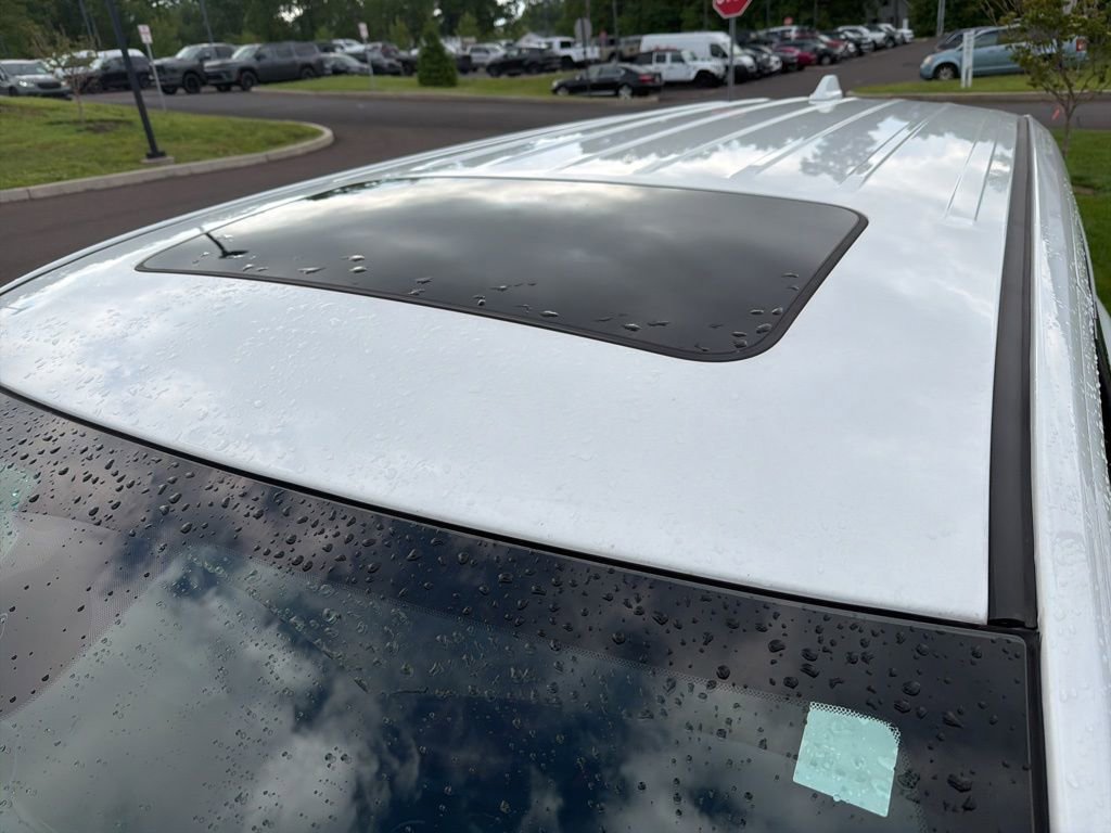 Used 2021 Dodge Durango R/T w/ Blacktop Package AWD/4WD image 3