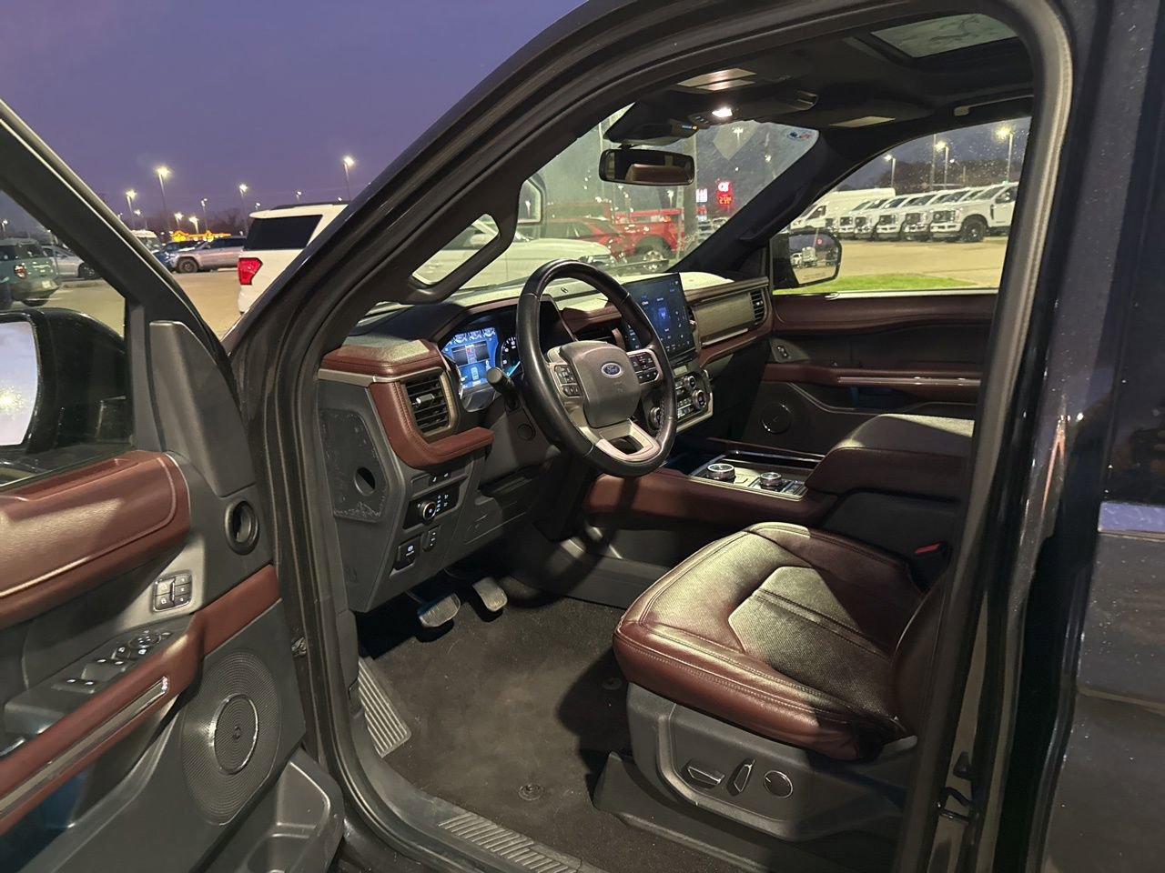 Used 2023 Ford Expedition Limited image 21