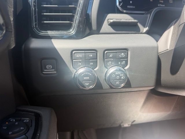 Used 2024 GMC Sierra 1500 AT4 w/ Technology Package AWD/4WD image 15