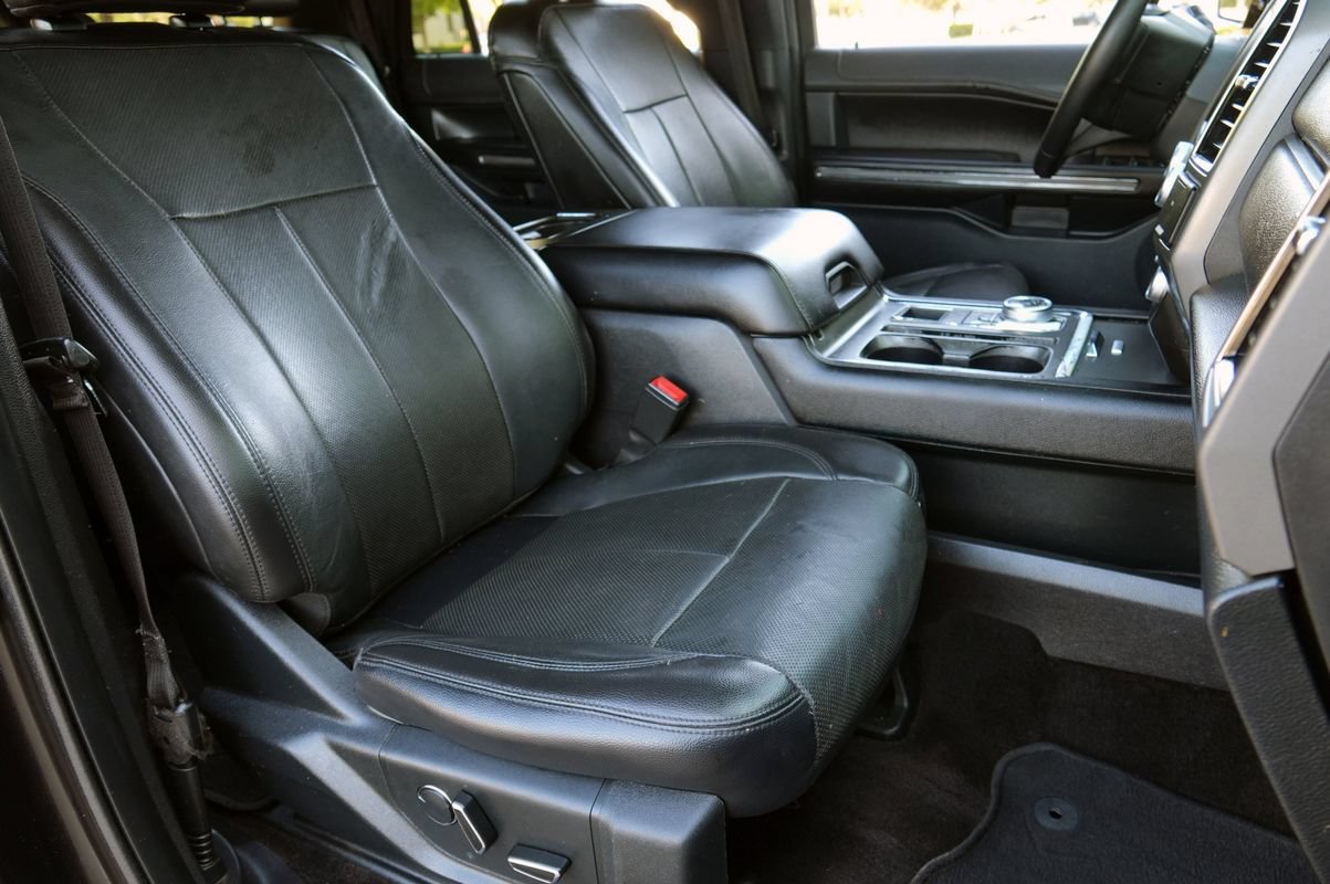 Used 2018 Ford Expedition Max XLT w/ Equipment Group 202A RWD image 8
