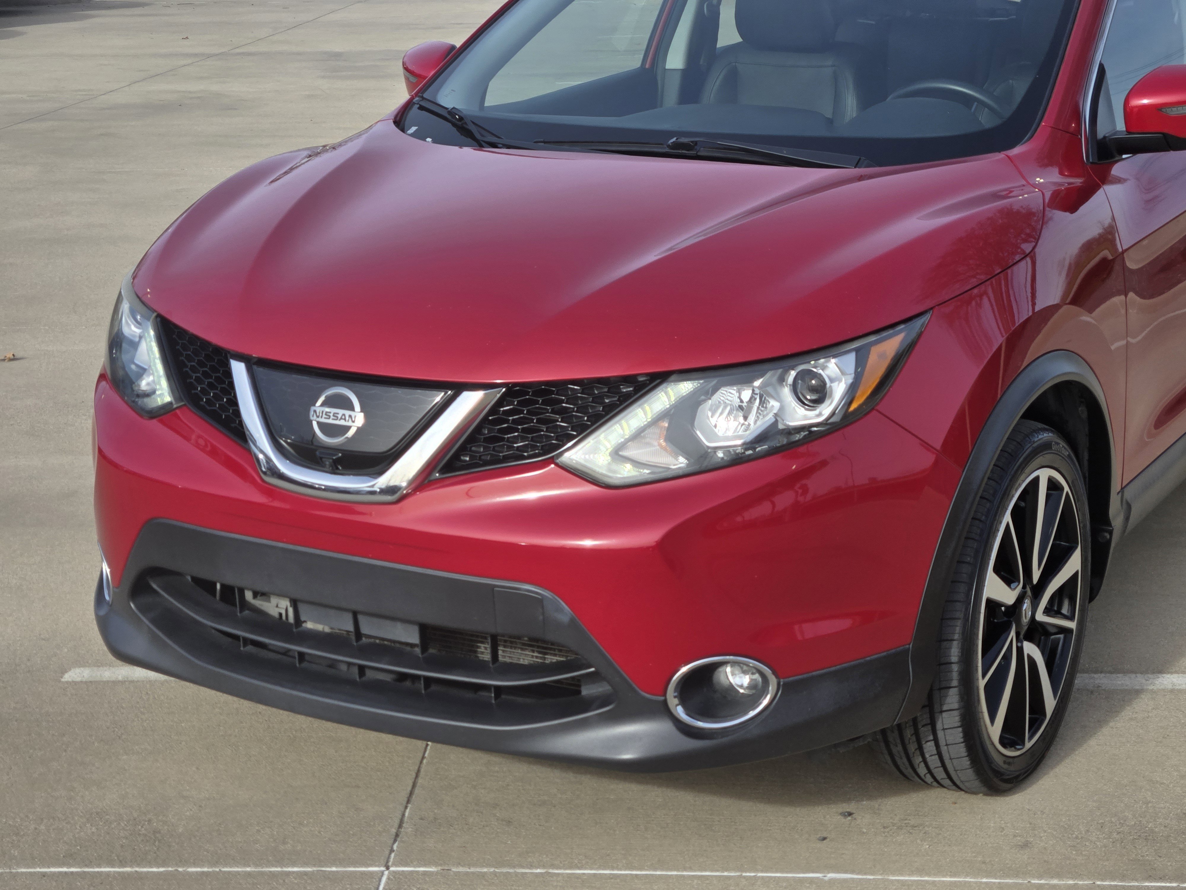 Used 2018 Nissan Rogue Sport SL w/ SL Premium Package image 10