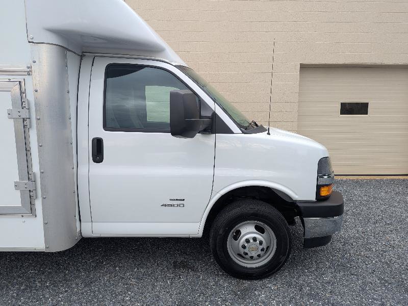 Used 2023 Chevrolet Express 4500 w/ Power Convenience Package RWD image 21