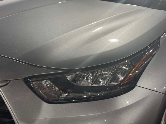Used 2020 Toyota Highlander LE AWD/4WD image 12