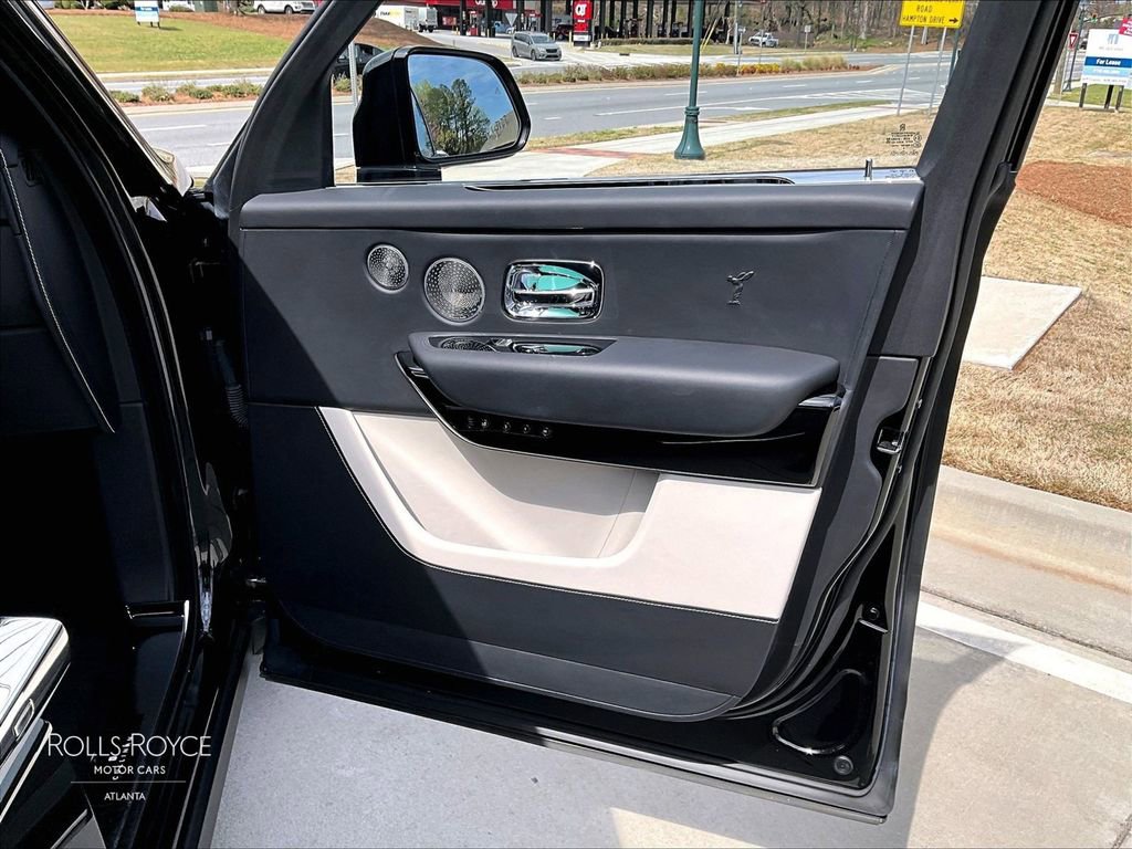 Used 2020 Rolls-Royce Cullinan image 23