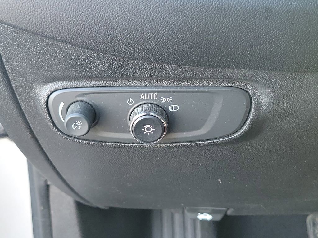 Used 2019 Chevrolet Equinox LT FWD image 25