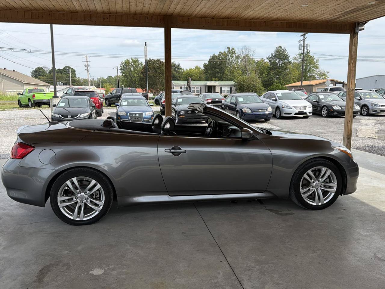 Used 2010 INFINITI G37 Convertible w/ Premium Pkg RWD image 6