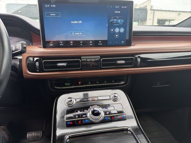 Used 2021 Lincoln Nautilus Reserve w/ Monochromatic Package AWD/4WD image 14