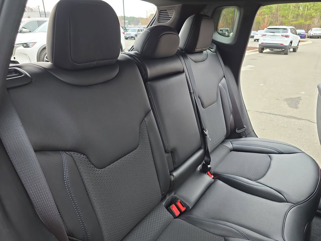New 2026 Jeep Compass Latitude AWD/4WD image 11