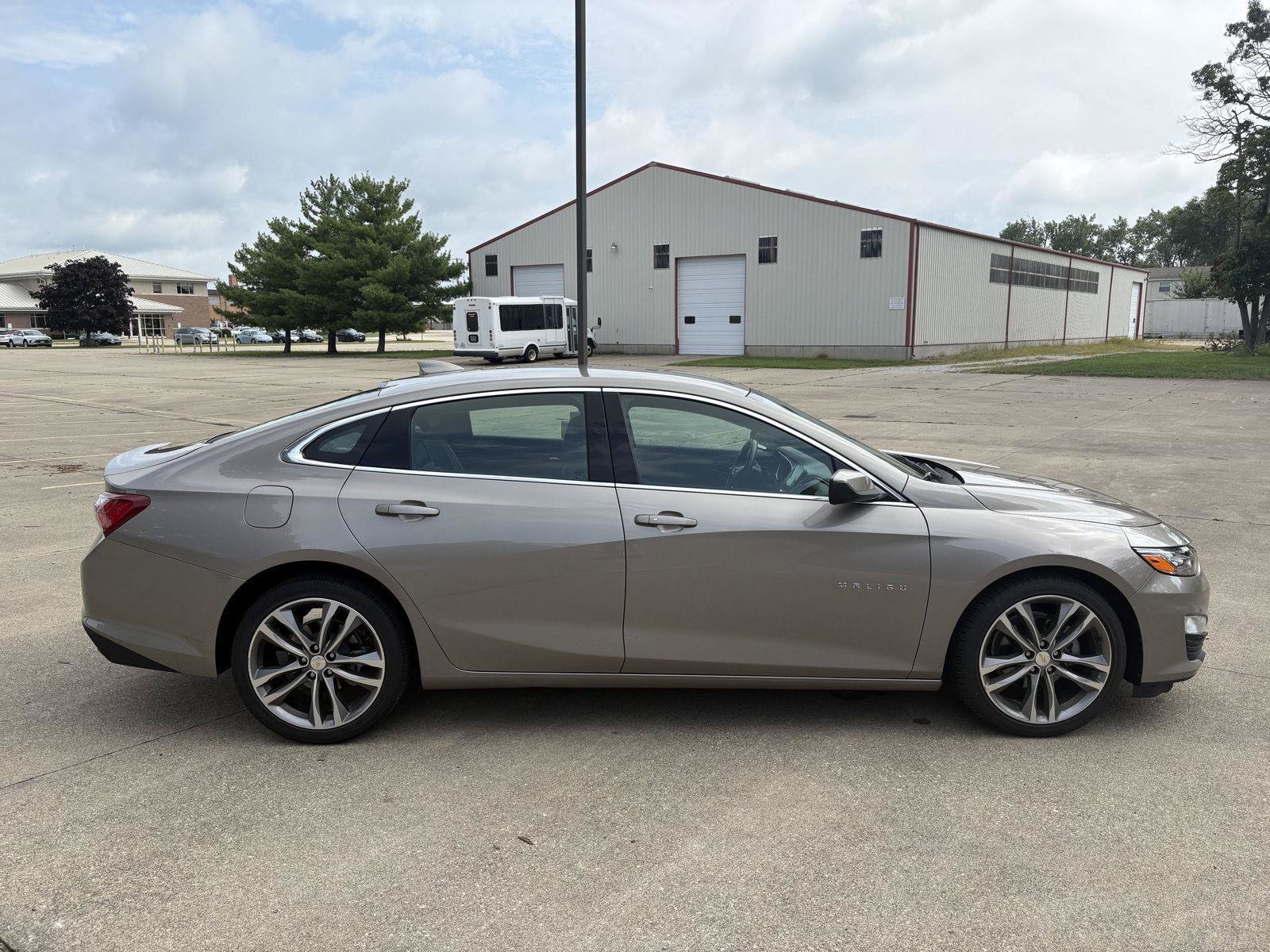 Used 2024 Chevrolet Malibu LT FWD image 26