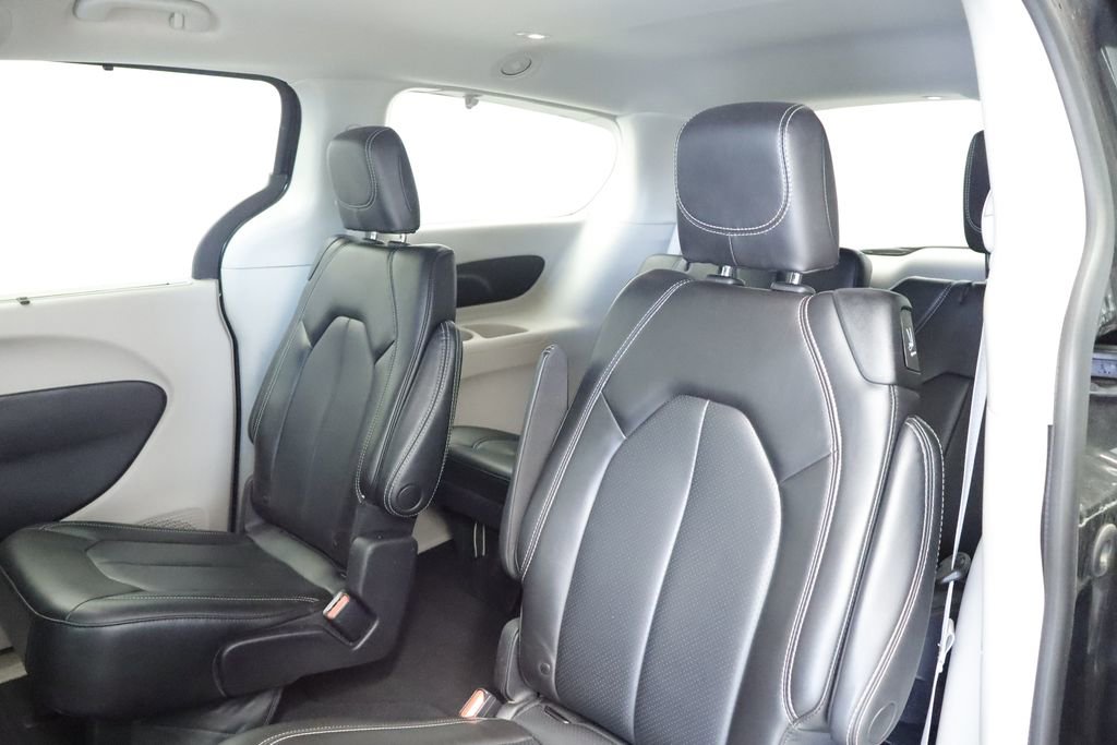 Certified 2023 Chrysler Pacifica Touring-L FWD image 23