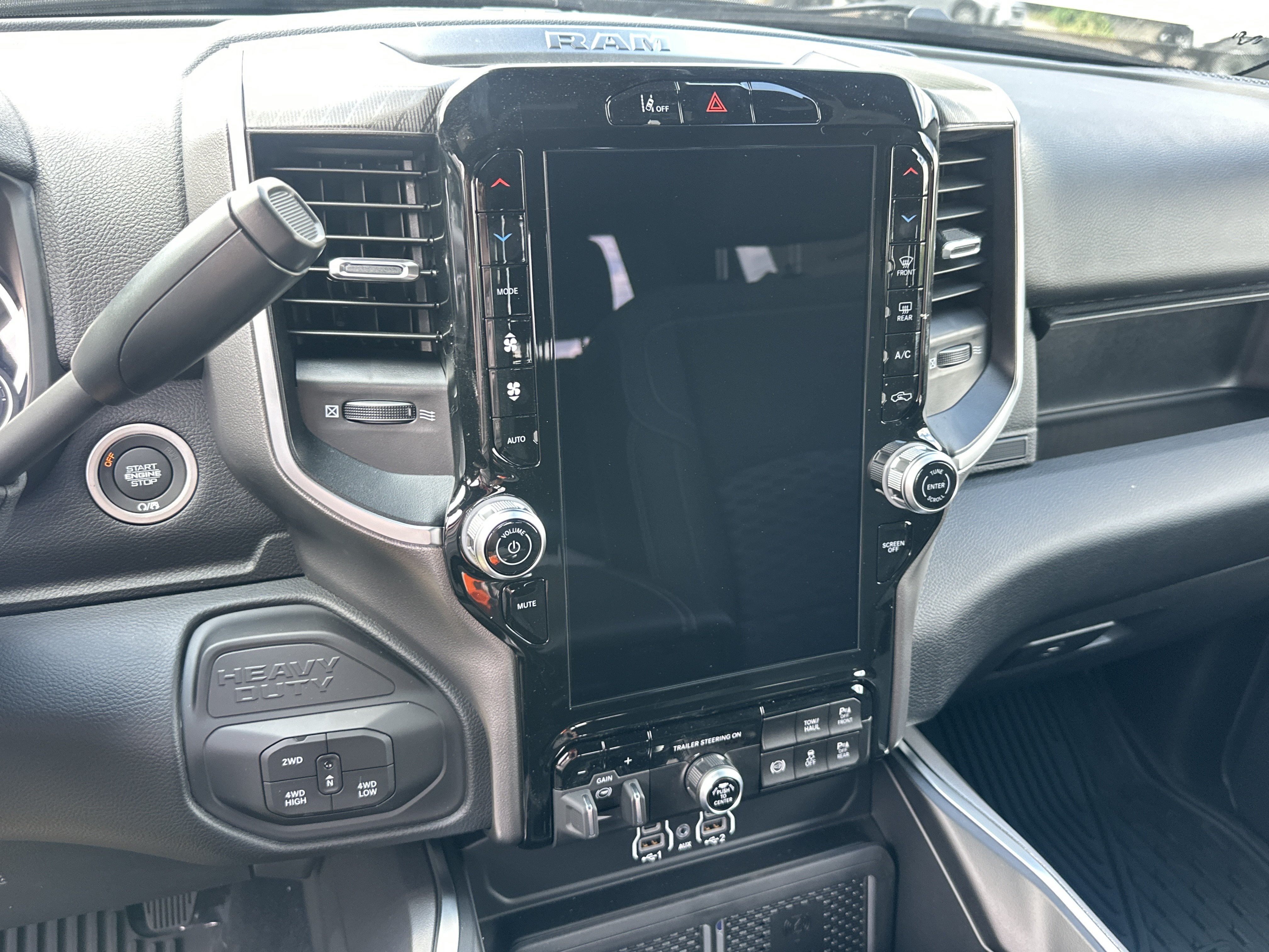 New 2026 RAM 3500 Big Horn AWD/4WD image 6