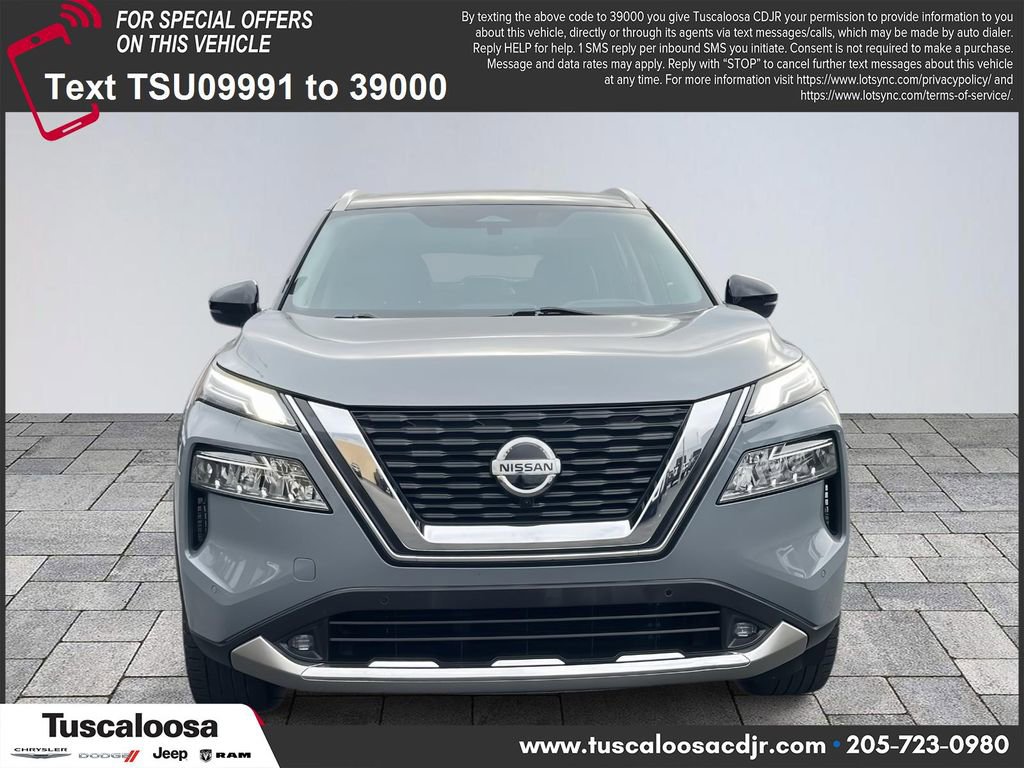 Used 2021 Nissan Rogue Platinum image 2