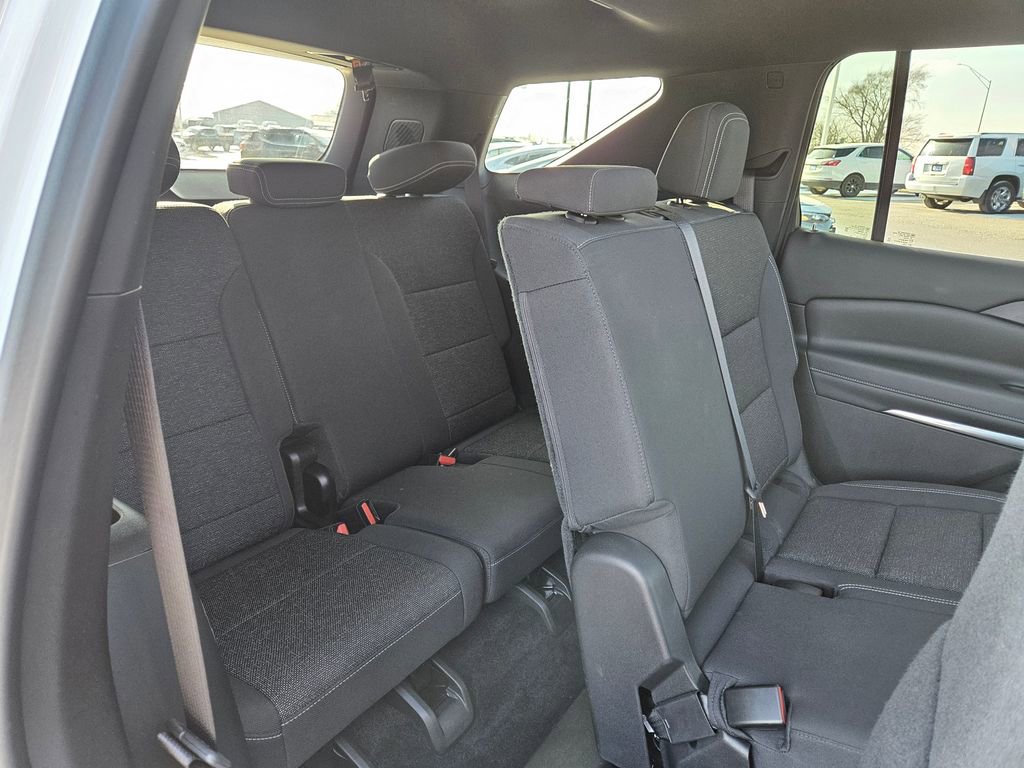 Used 2025 Chevrolet Traverse LT w/ Sun and Wheel Package image 34