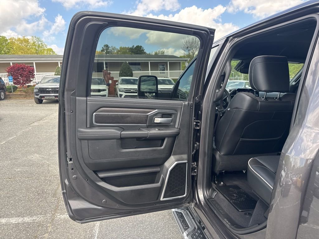 Used 2026 RAM 2500 Laramie AWD/4WD image 27