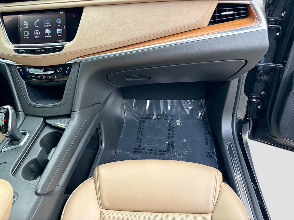 Used 2018 Cadillac XT5 Platinum AWD/4WD image 17