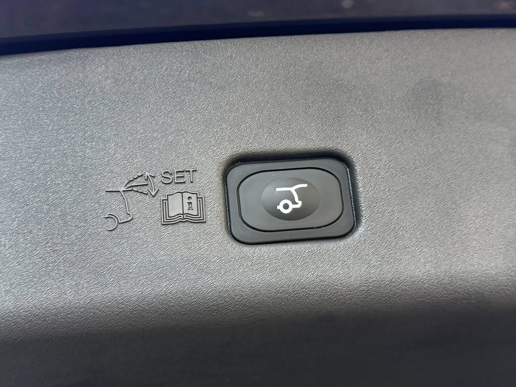 New 2026 Lincoln Nautilus Reserve AWD/4WD image 17