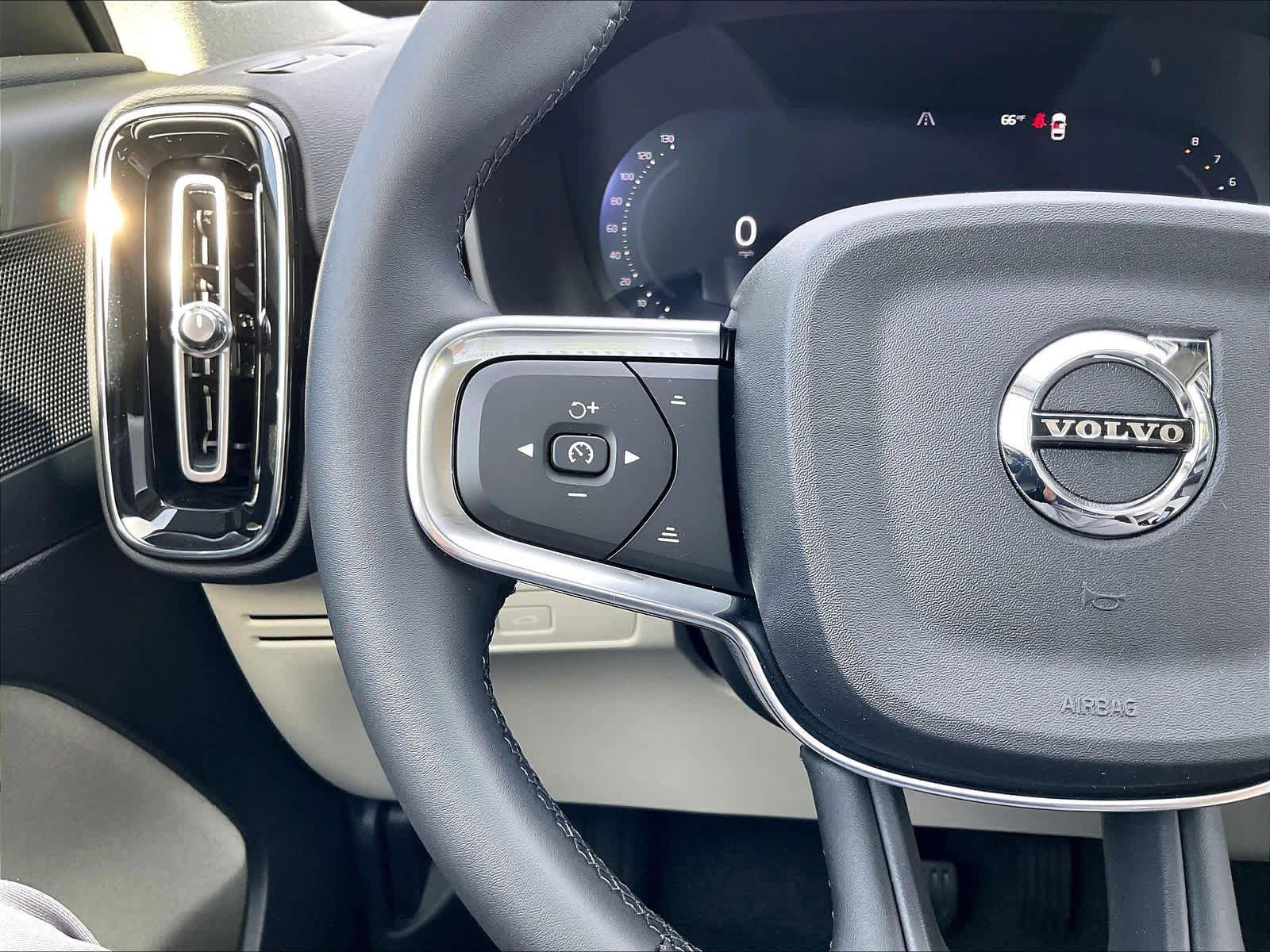 New 2026 Volvo XC40 B5 Plus w/ Protection Package Premier AWD/4WD image 17