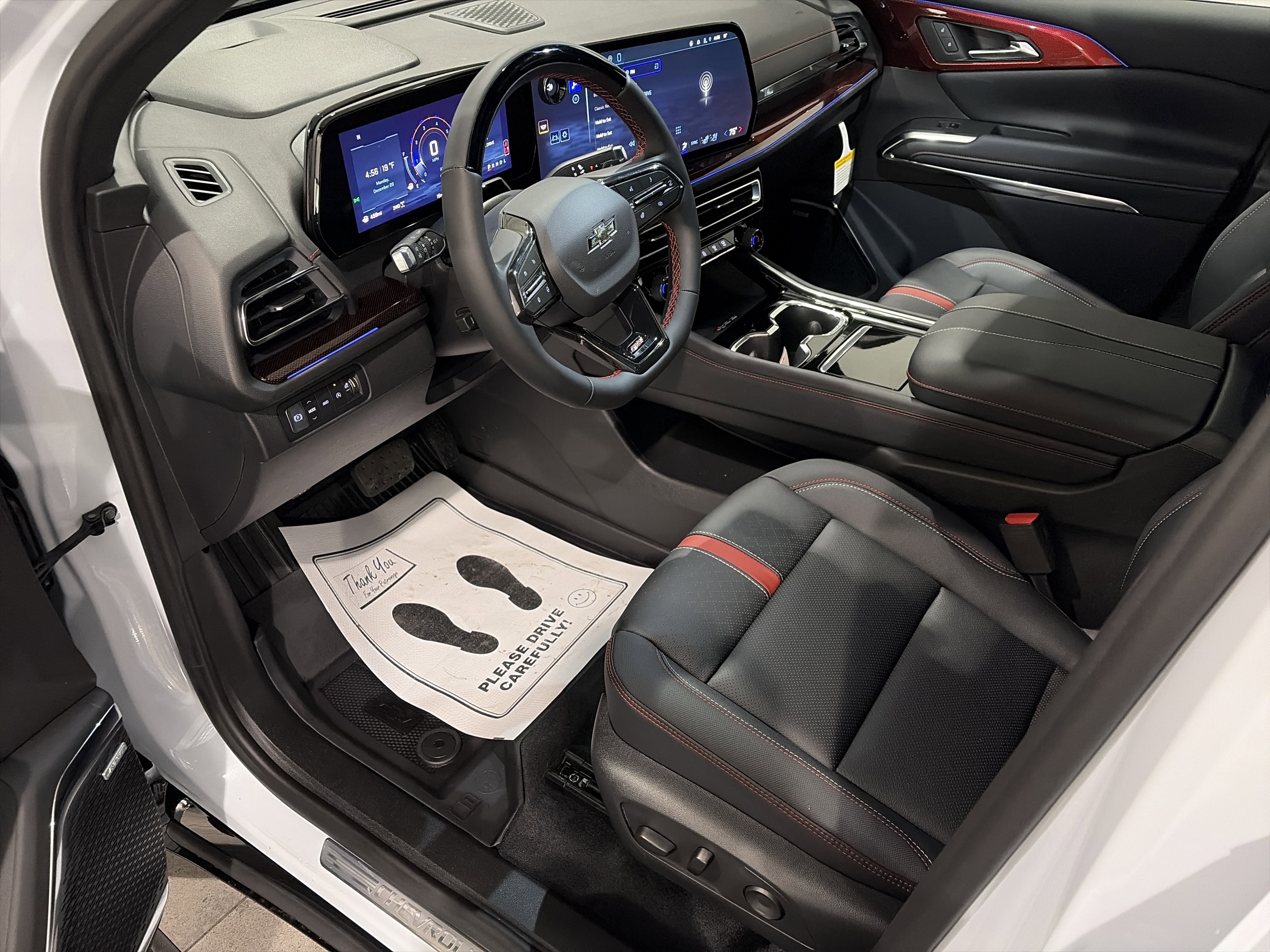 New 2026 Chevrolet Traverse RS w/ LPO, Floor Liner Package image 18