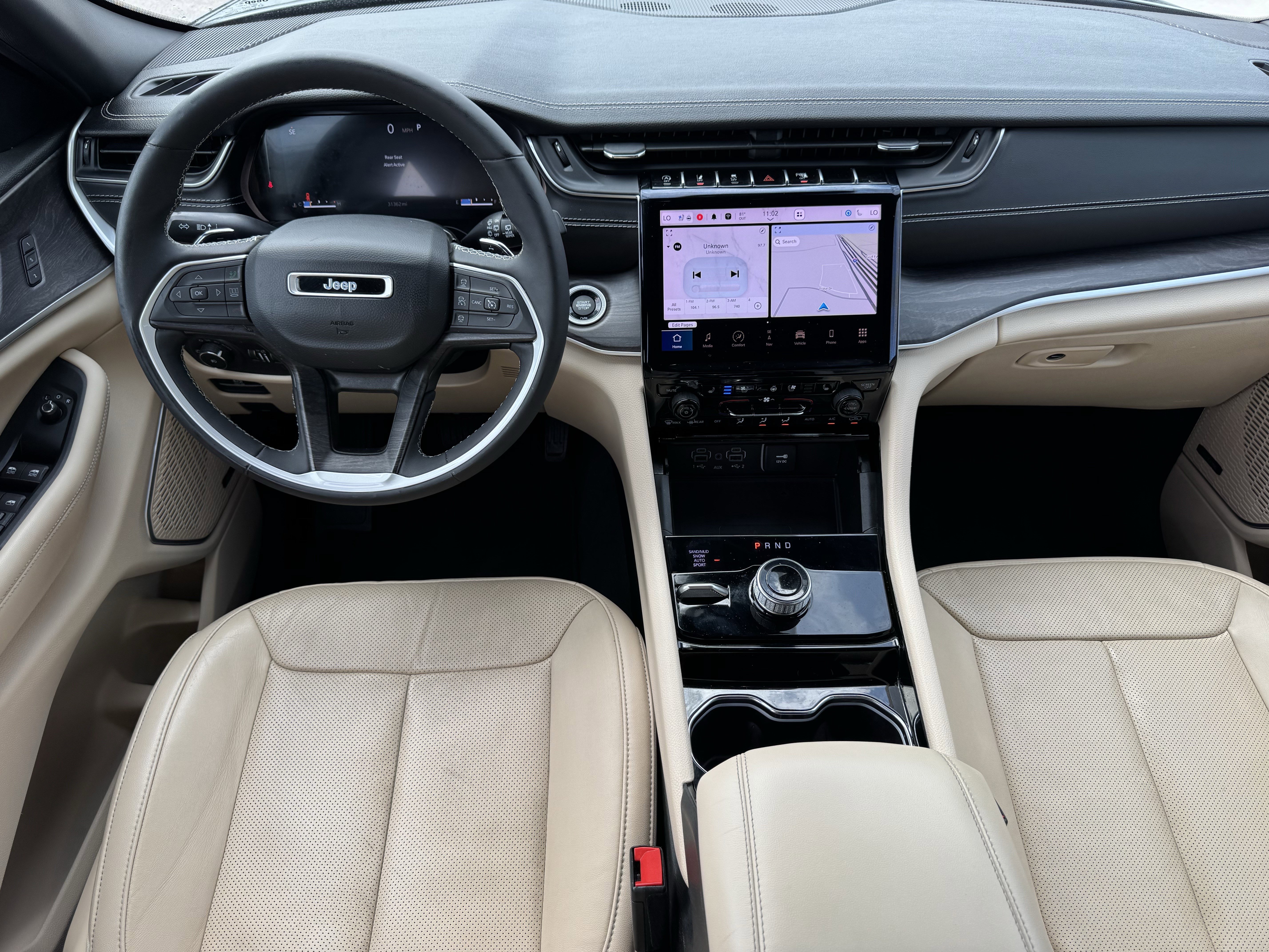 Used 2023 Jeep Grand Cherokee Limited w/ Luxury Tech Group II image 13